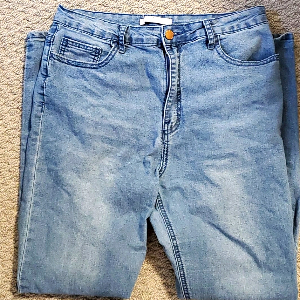 High waisted jeans